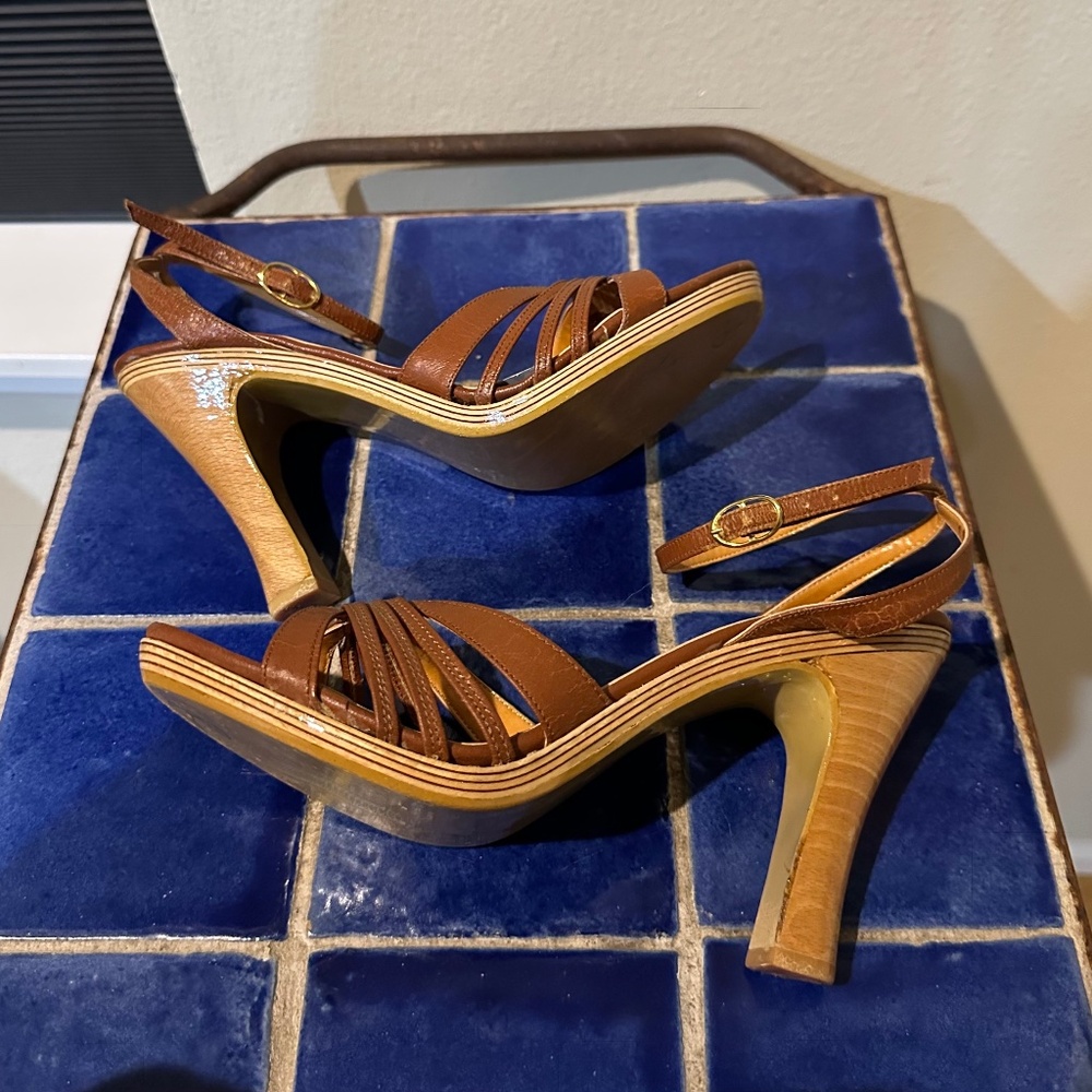 Woodworks by Thom McAn / Brown Leather &  Wood 4 " High Heel Platform Sandals